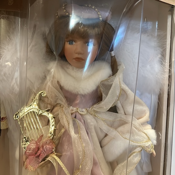 Porcelain doll - Picture 2 of 8